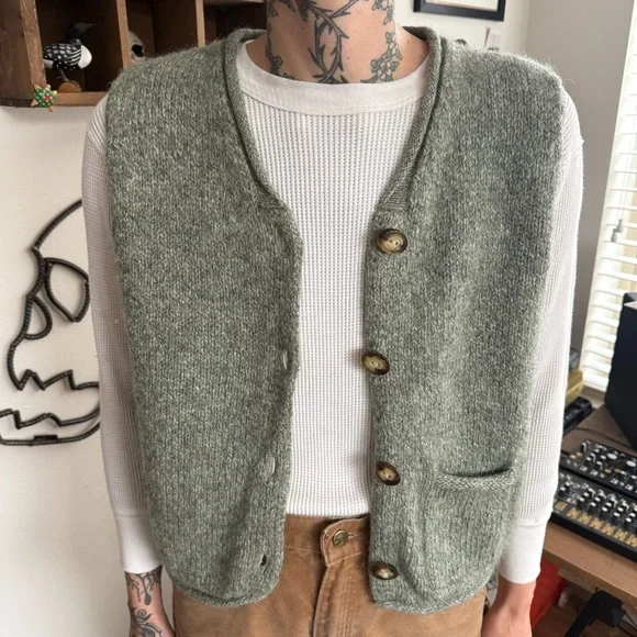 Vintage 80s LL Bean Wool Rayon Blend Green Knit Cardigan Sweater Vest ~ Size M - Picture 2 of 8